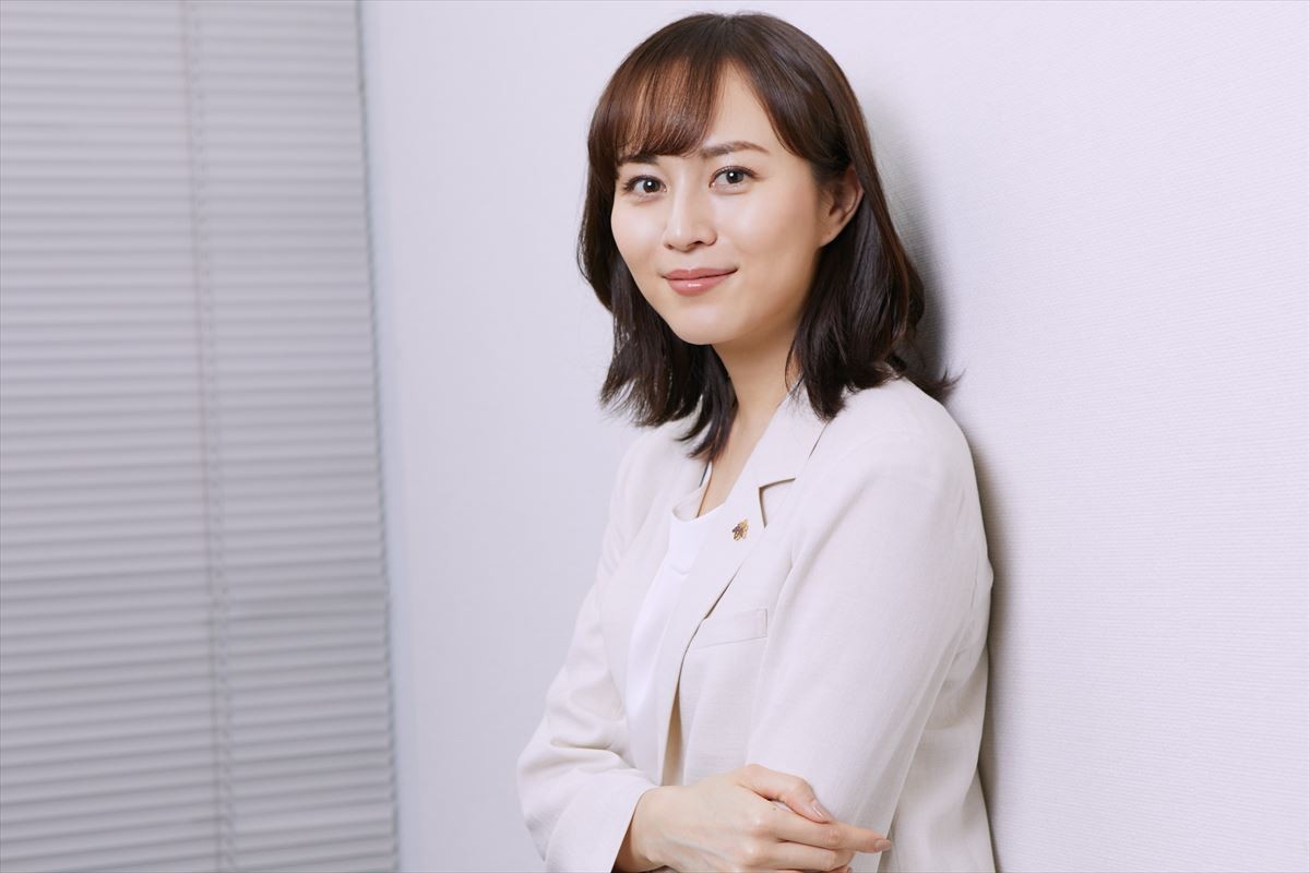 比嘉愛未、“どっちつかず”の30代だからこそ…心がけているのは「柔軟性」