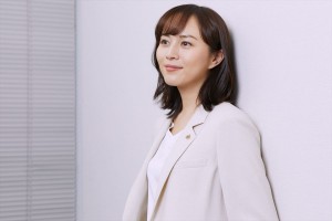 ドラマ『ケイジとケンジ　所轄と地検の24時』比嘉愛未インタビューカット