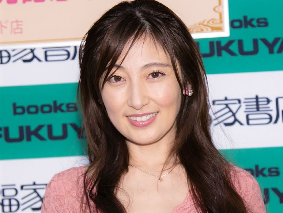 熊田曜子、35年前の“おかっぱ”姿に反響「小さい頃から可愛い」