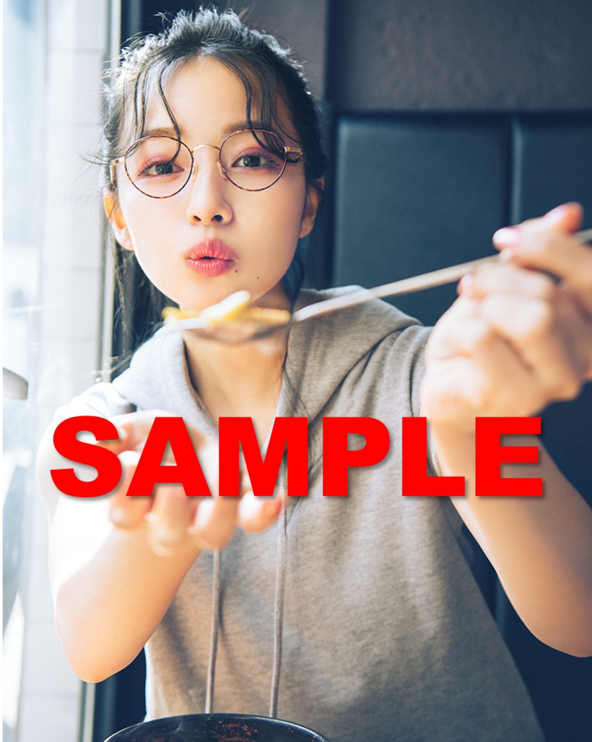 “NMB48おしゃれ番長”村瀬紗英、ファースト写真集発売　破壊的美貌のドSボディ披露
