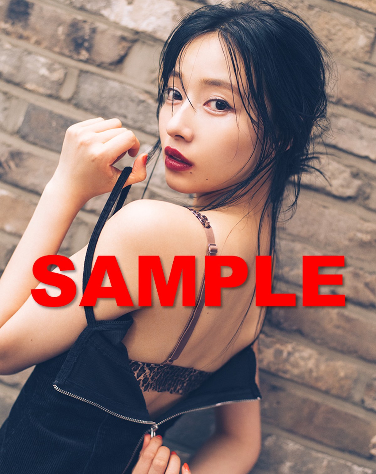 “NMB48おしゃれ番長”村瀬紗英、ファースト写真集発売　破壊的美貌のドSボディ披露