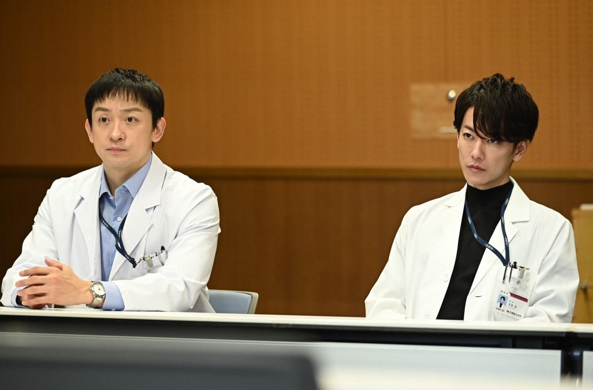『恋はつづくよどこまでも』佐藤健のバックハグに反響殺到「天堂先生最高」「キュンキュン」