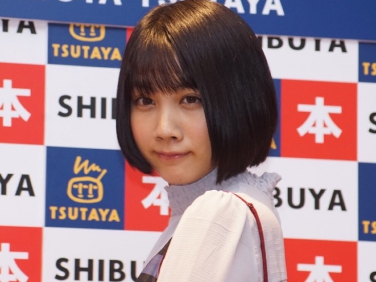 松本穂香 コタツでまったり モフモフな姿を公開 年10月26日 エンタメ ニュース クランクイン