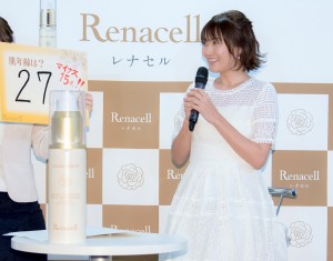サラフェプラス＆レナセル　ブランドモデル就任イベントに登場した藤崎奈々子