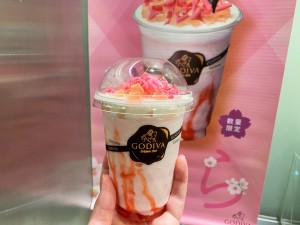 人気チェーン店の春限定“桜ドリンク”