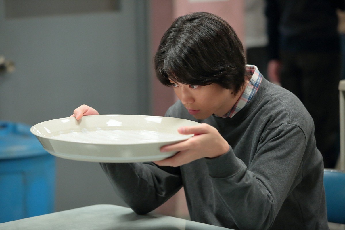 『スカーレット』稲垣吾郎、医師役で初登場 「存在感はさすが」「これは変わり者」と反響