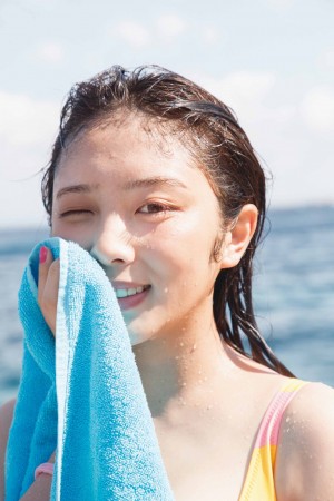 乃木坂46・与田祐希2nd写真集『無口な時間』