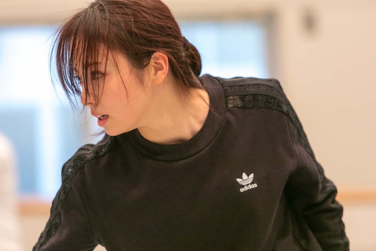 今泉佑唯、鋭い視線で激しい殺陣シーンを披露 『あずみ～戦国編～』稽古公開