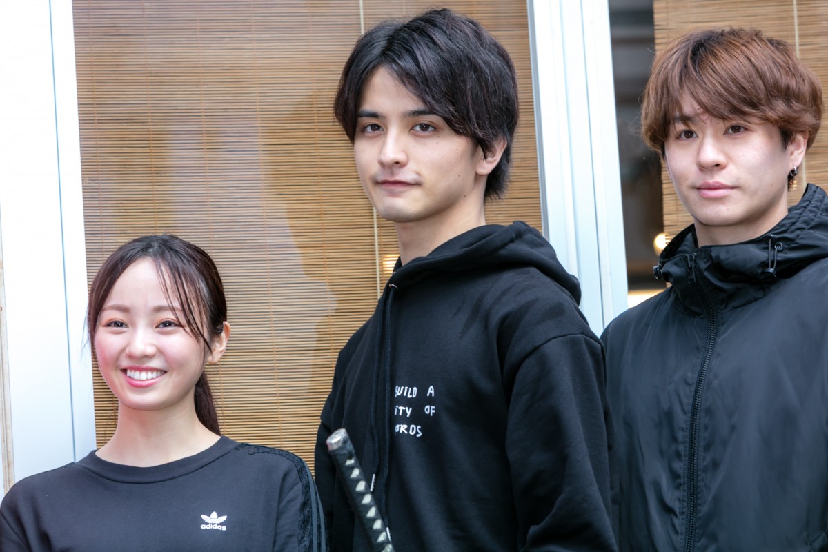 今泉佑唯、鋭い視線で激しい殺陣シーンを披露 『あずみ～戦国編～』稽古公開