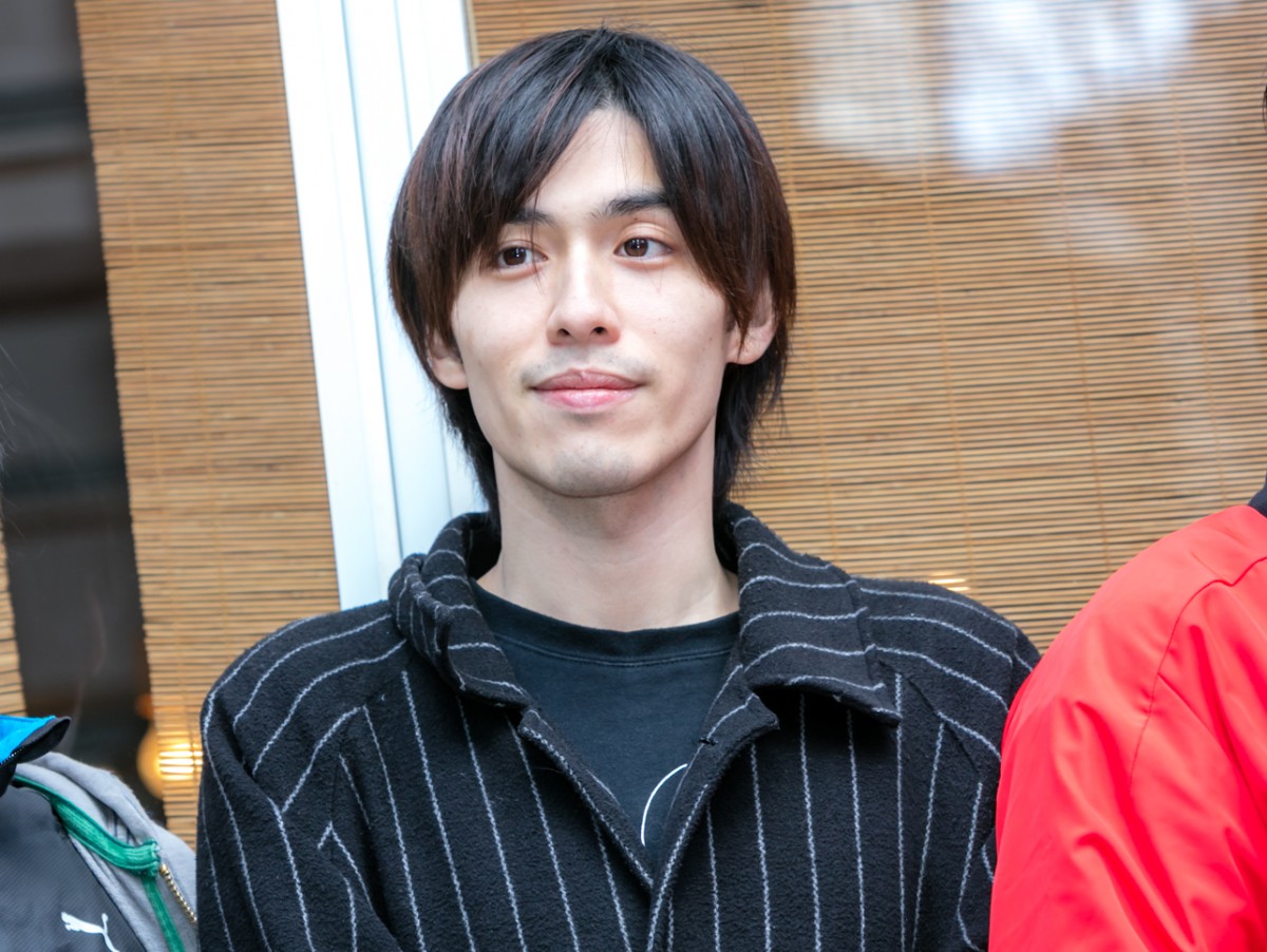 今泉佑唯、鋭い視線で激しい殺陣シーンを披露 『あずみ～戦国編～』稽古公開