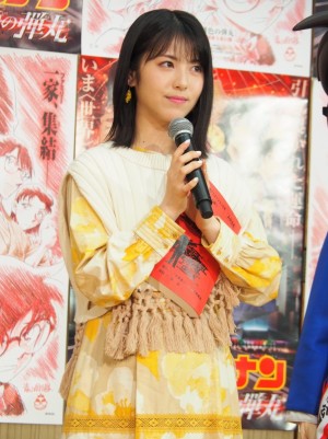 『名探偵コナン 緋色の弾丸』公開アフレコイベントに登場した浜辺美波