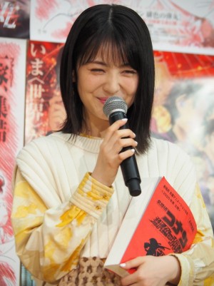 『名探偵コナン 緋色の弾丸』公開アフレコイベントに登場した浜辺美波