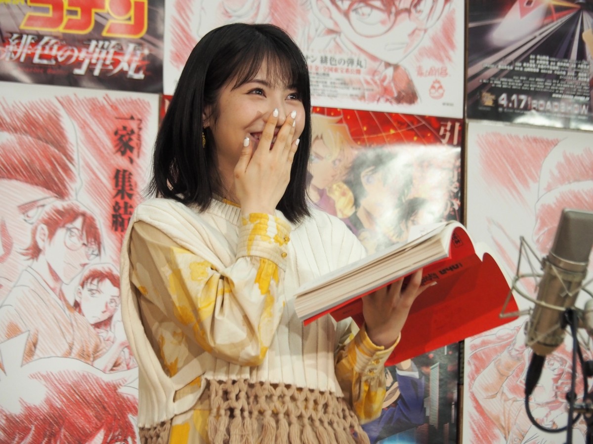 浜辺美波、初の公開アフレコに憧れの声優登場で「汗が止まらない！」