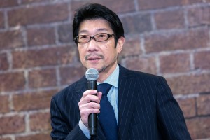 映画『一度も撃ってません』完成報告会に登場した阪本順治監督