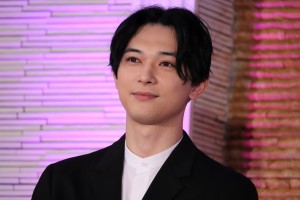 映画『一度死んでみた』大ヒット祈願ミサに登場した吉沢亮