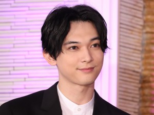 映画『一度死んでみた』大ヒット祈願ミサに登場した吉沢亮