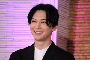 映画『一度死んでみた』大ヒット祈願ミサに登場した吉沢亮