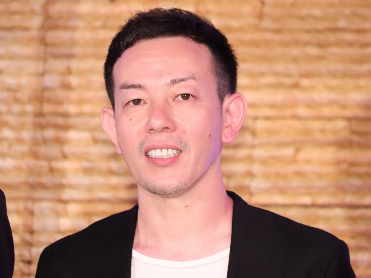 広瀬すず＆吉沢亮、チャペルで牧師の言葉に感銘　キャンドルを手に登場