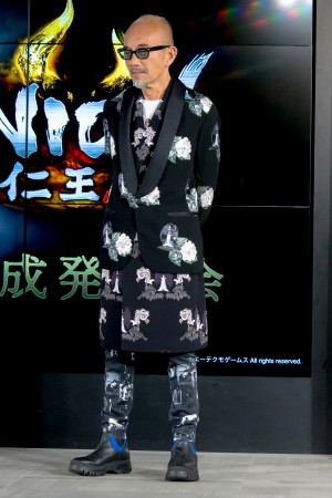 『仁王２』完成発表会に登場した竹中直人