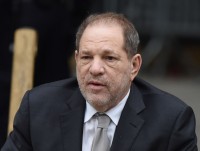 性的暴行裁判で禁固23年を言い渡されたハーヴェイ・ワインスタイン