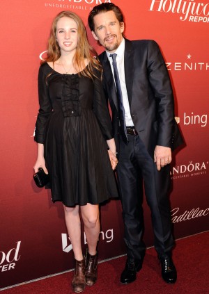 イーサン・ホークと娘のマヤ・ホーク（2014年ごろ）