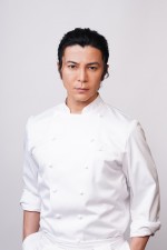 ドラマ『美食探偵 明智五郎』にシェフの伊藤役で出演する武田真治