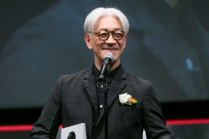 第1回 大島渚賞 授賞式に登場した坂本龍一