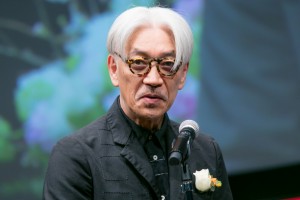 第1回 大島渚賞 授賞式に登場した坂本龍一