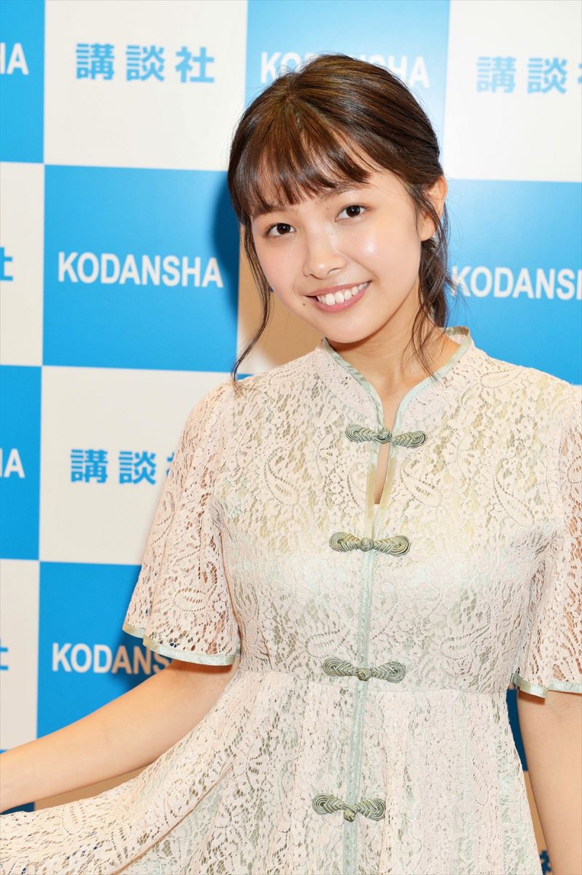 18歳・寺本莉緒、圧巻の水着姿でパワフルボディ披露