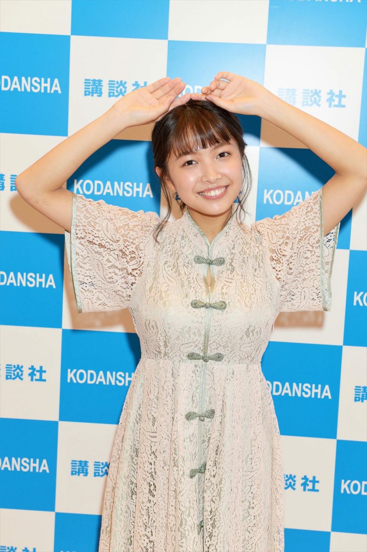 18歳・寺本莉緒、圧巻の水着姿でパワフルボディ披露