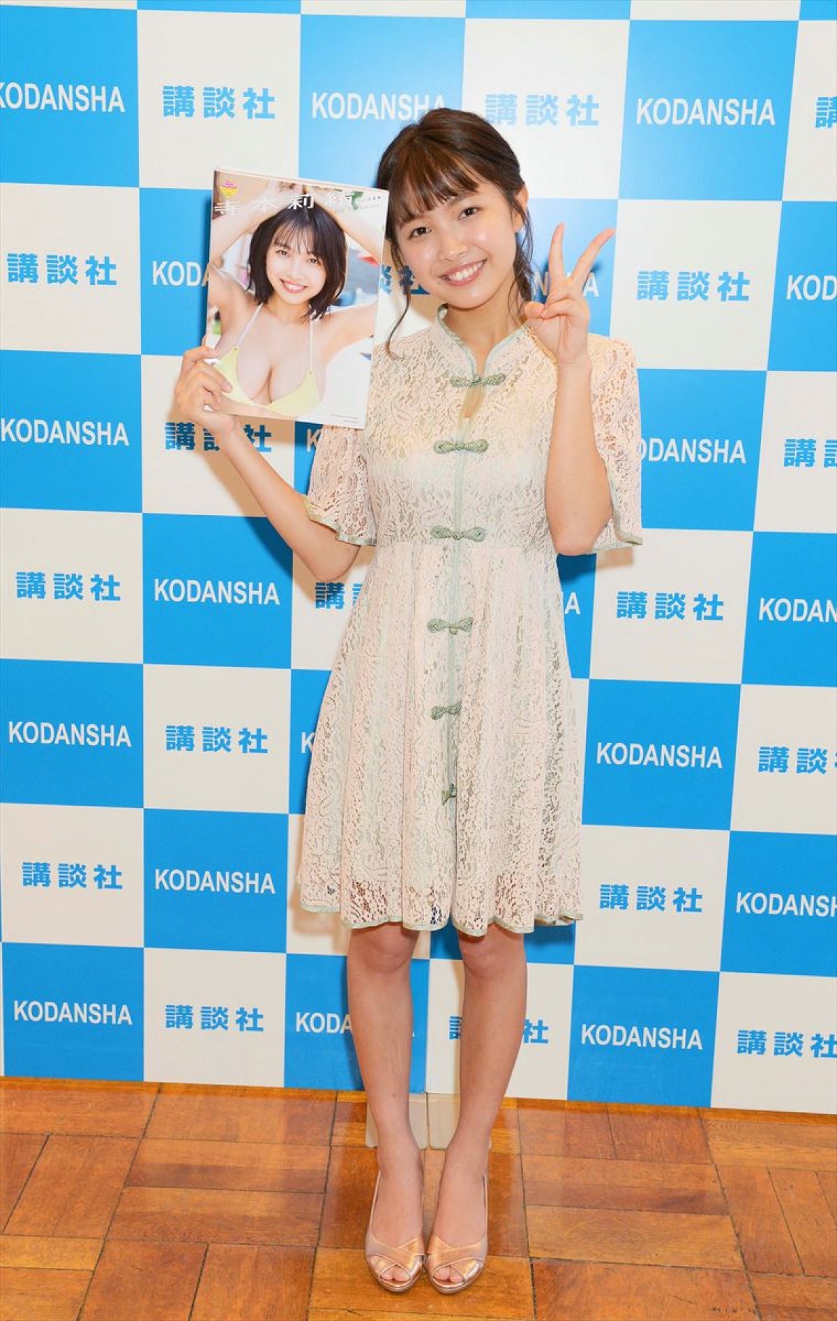 18歳・寺本莉緒、圧巻の水着姿でパワフルボディ披露