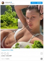 日光浴するセクシーな姿を公開　※「ベラ・ハディッド」インスタグラム