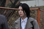 木曜ミステリー『警視庁・捜査一課長2020』に出演する三吉彩花の場面写真