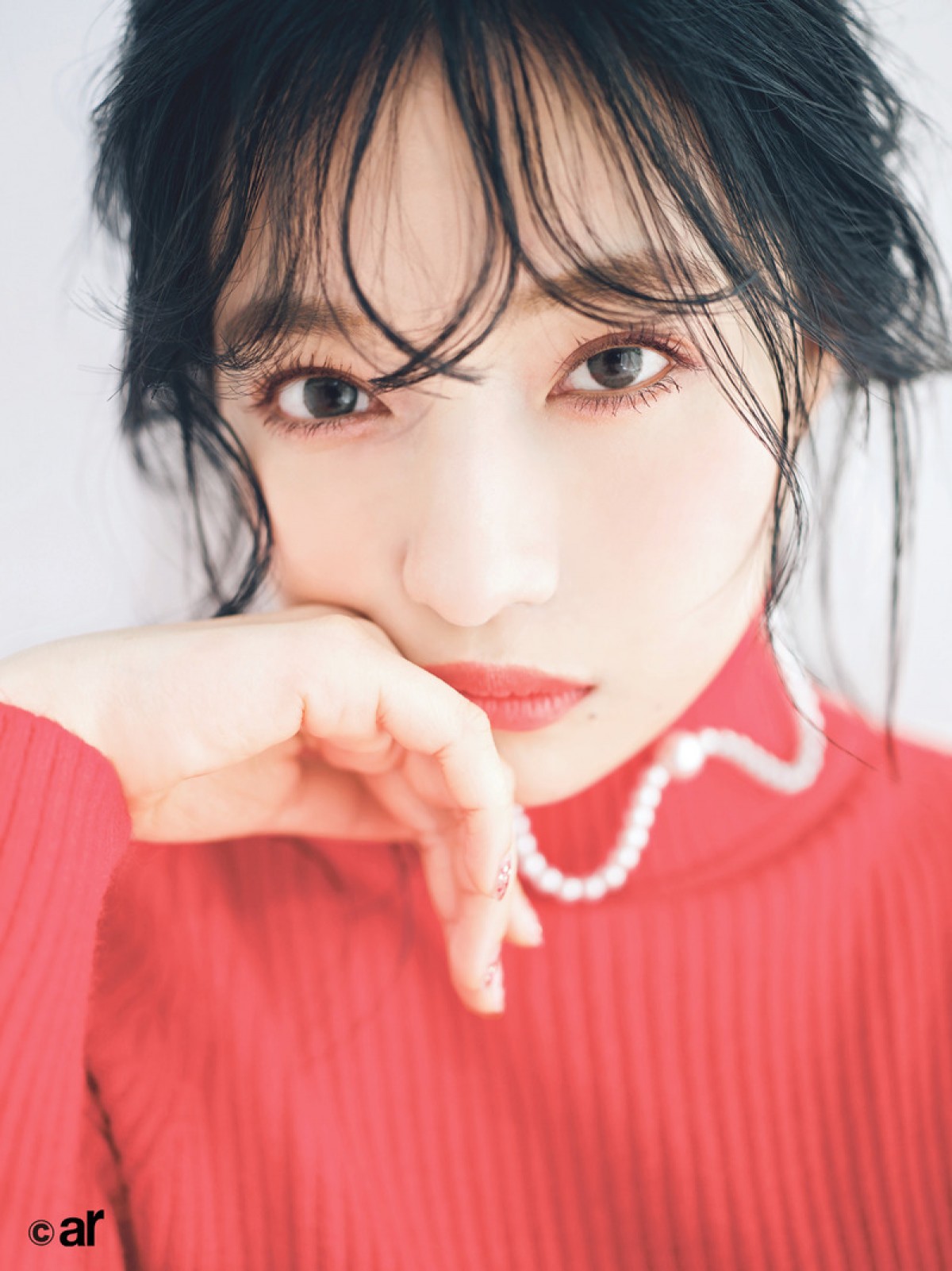 トリンドル玲奈＆内田理央、引き締まったヒップライン披露　堀未央奈の美脚にも注目