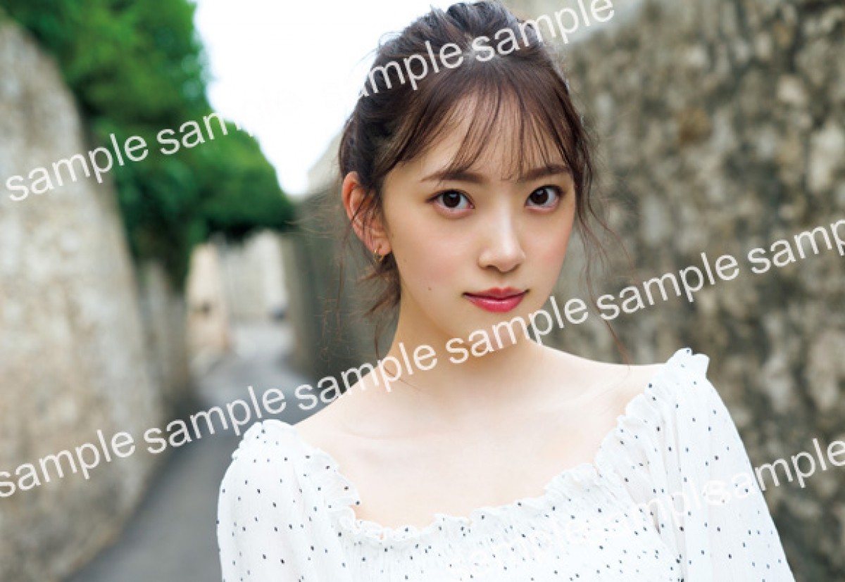 堀未央奈、ポニーテールから色白美脚まで　2nd写真集特典ポストカード一挙公開