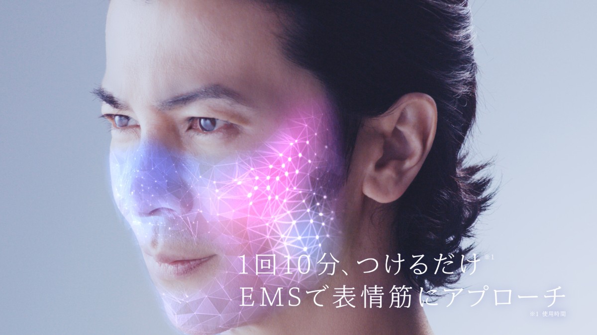 武田真治、精悍な表情のマスクマンに変身!?　新CMで筋肉隆々の美ボディ披露