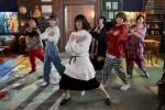 ミタゾノさんが華麗にターン！ 家政婦紹介所の仲間とエンディングで初ダンス