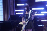 NHK BSプレミアム『The Covers』で名曲「SWEET MEMORIES」を演奏する池田エライザ