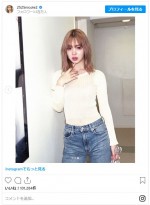 “家中でもオシャレ”披露する藤田ニコル　※「藤田ニコル」インスタグラム