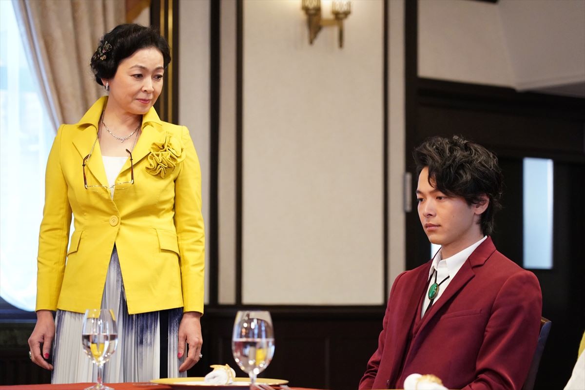 『美食探偵 明智五郎』 中村倫也×小池栄子、見つめ合う2人にネット興奮「ドキドキした」