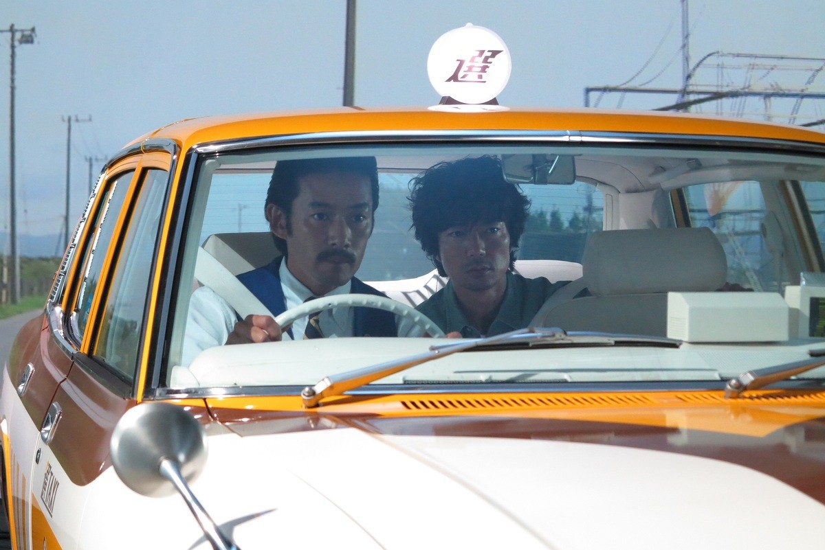 今夜の『素敵な選TAXI』再放送　仲村トオル、突如現れた竹野内豊に道を聞かれ…