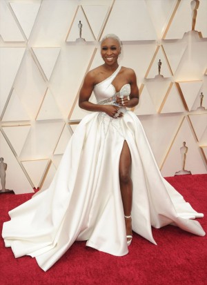 シンシア・エリヴォ