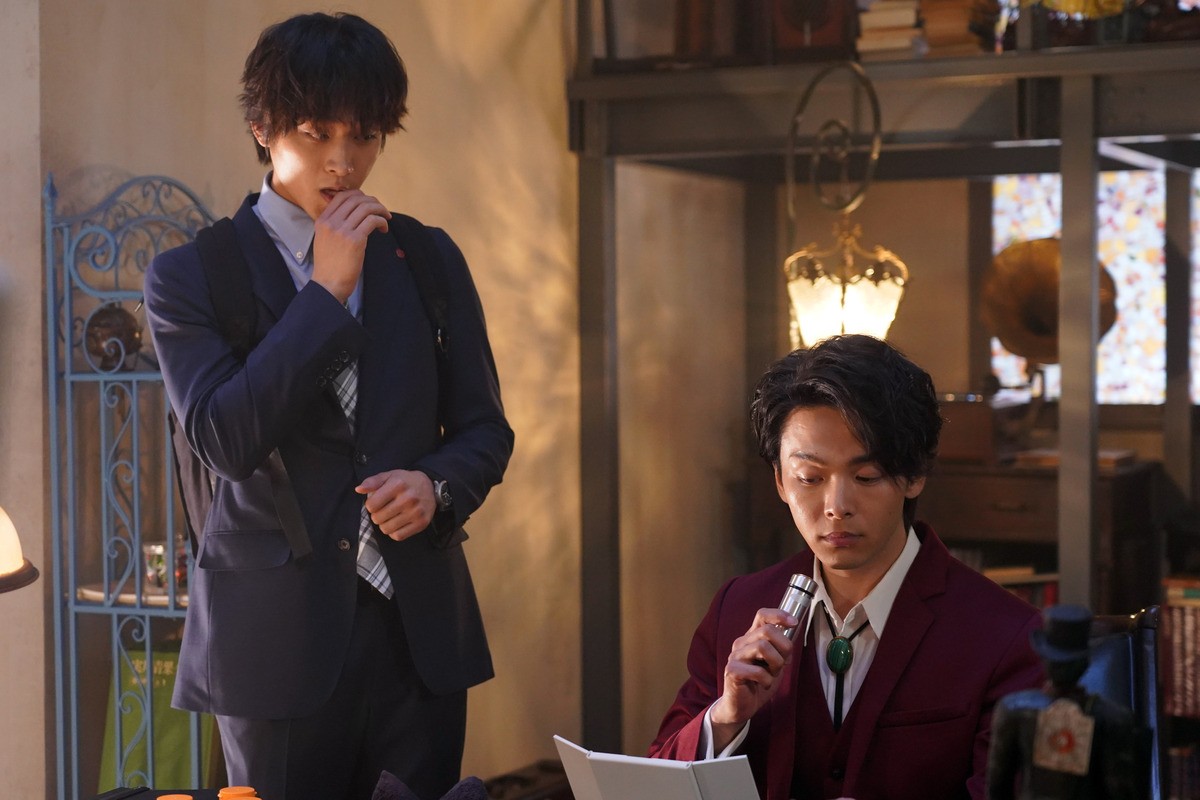 中村倫也、無精髭＆ボサボサ頭にネット騒然 『美食探偵』明智五郎が“弱み”を見せる
