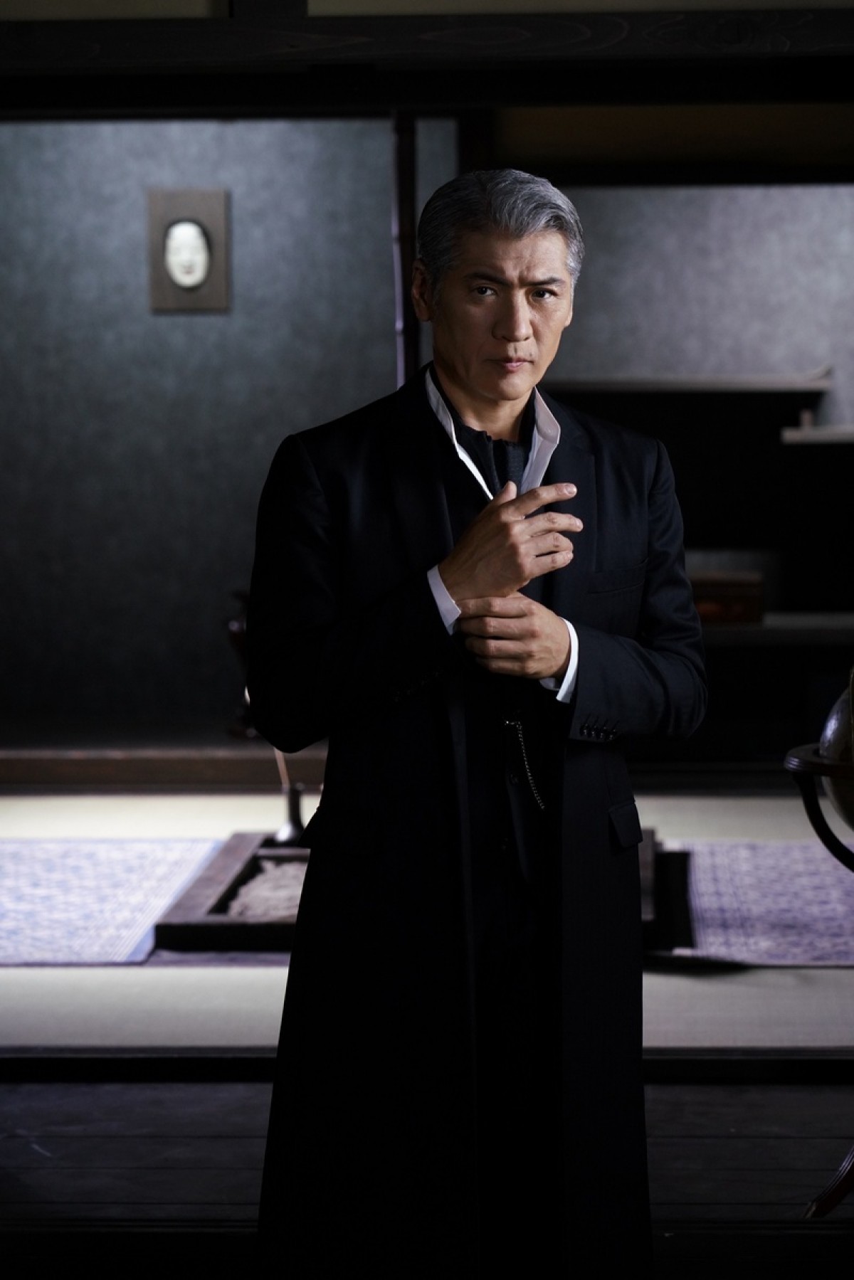 吉川晃司、白髪の名探偵役で地上波連ドラ初主演　志尊淳とバディ結成