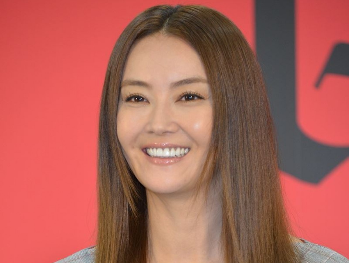 観月ありさ「44歳になりました」 輝く笑顔ショットにファン「いつまでもお美しい」