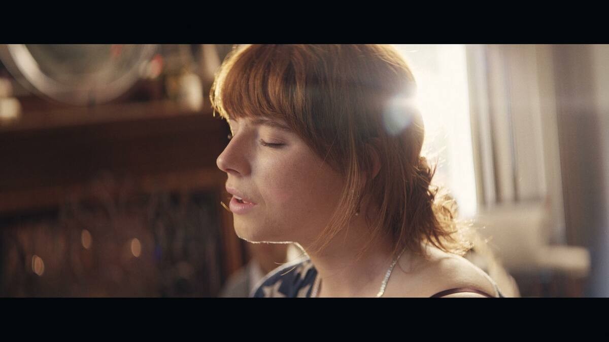ジェシー・バックリーが大熱狂の中歌い上げる！『ワイルド・ローズ』本編映像