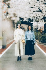 映画『Daughters』ビジュアル（左から）ダブル主演の三吉彩花、阿部純子