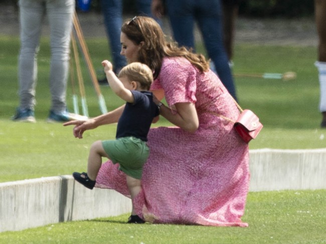 キャサリン妃 ピンクのフェミニンなワンピース姿でリモート公務 年5月24日 写真 セレブ ゴシップ ニュース クランクイン キャサリン妃 ピンクのフェミニンなワンピース姿でリモート公務 年5月24日 写真 セレブ ゴシップ ニュース クランクイン