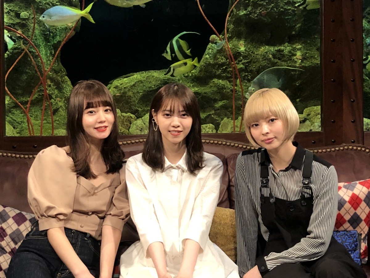 『グータンヌーボ2』（左から）NANAMI、西野七瀬、最上もが