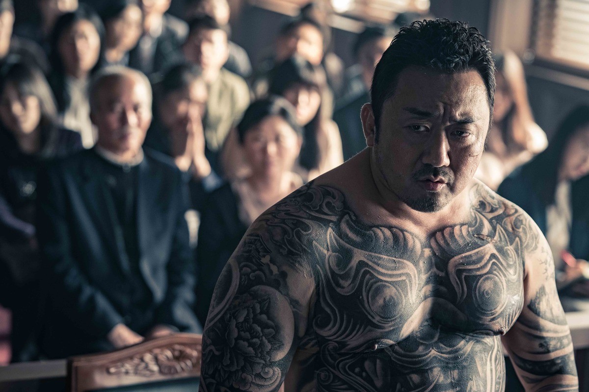 無差別殺人犯に刺されたマ・ドンソク、キレる！『悪人伝』ヴァイオレンスな予告公開